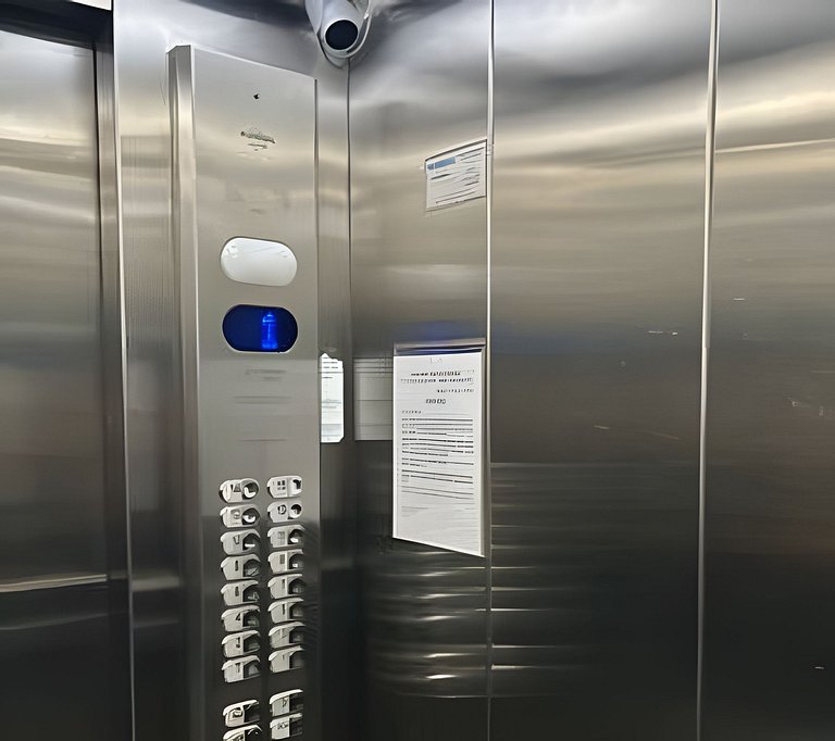 Flat Prime. 3 Dorm. Área Central. Ar condicionado.