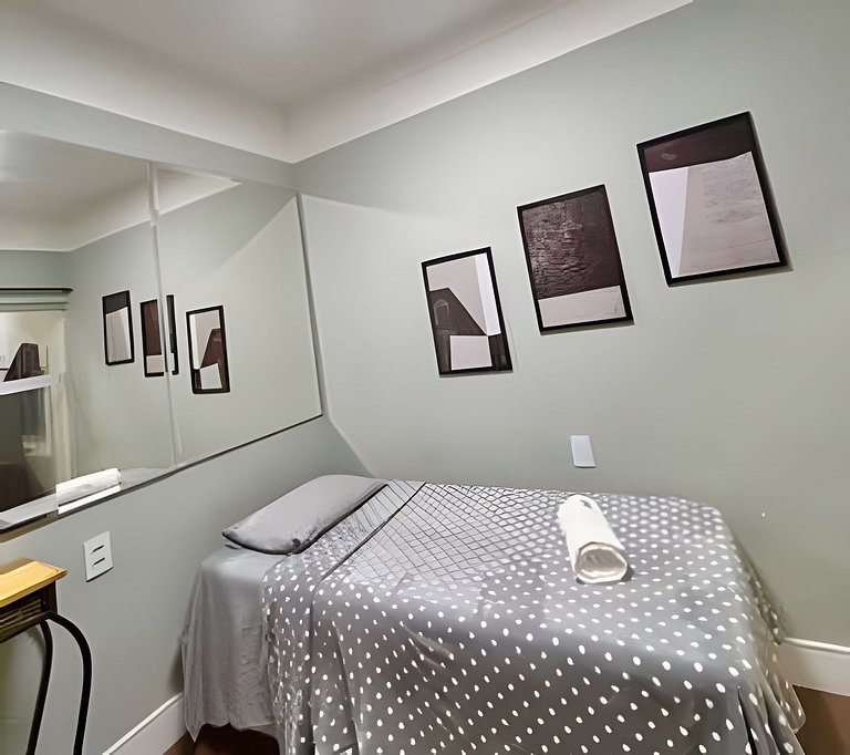 Flat Prime. 3 Dorm. Área Central. Ar condicionado.