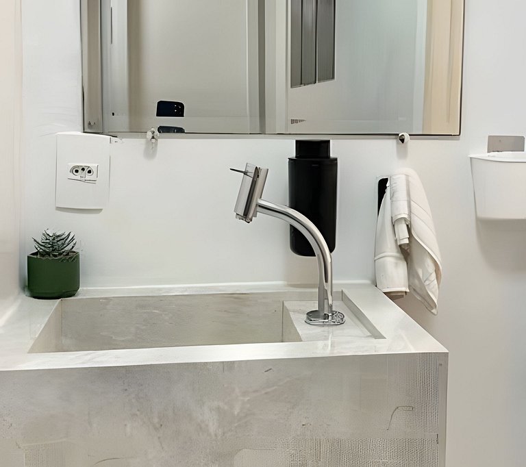 Flat Prime. 3 Dorm. Área Central. Ar condicionado.