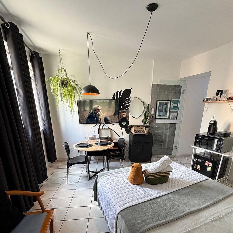 Studio Urban Vintage Vinil | Centro c/ garagem