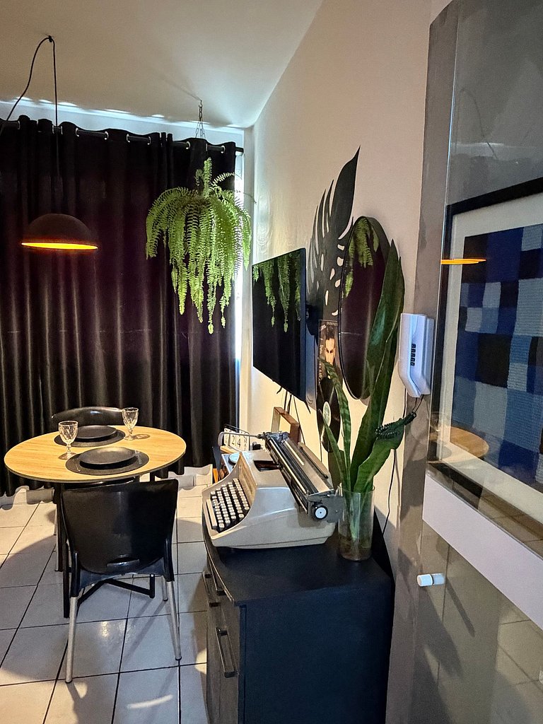 Studio Urban Vintage Vinil | Centro c/ garagem