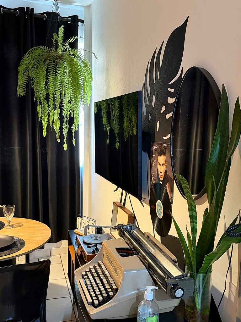 Studio Urban Vintage Vinil | Centro c/ garagem